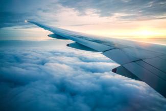 istock-962445754_airplane_wing